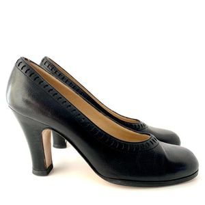 Vintage Bottega Veneta Classic Black Leather Round Toe Pumps